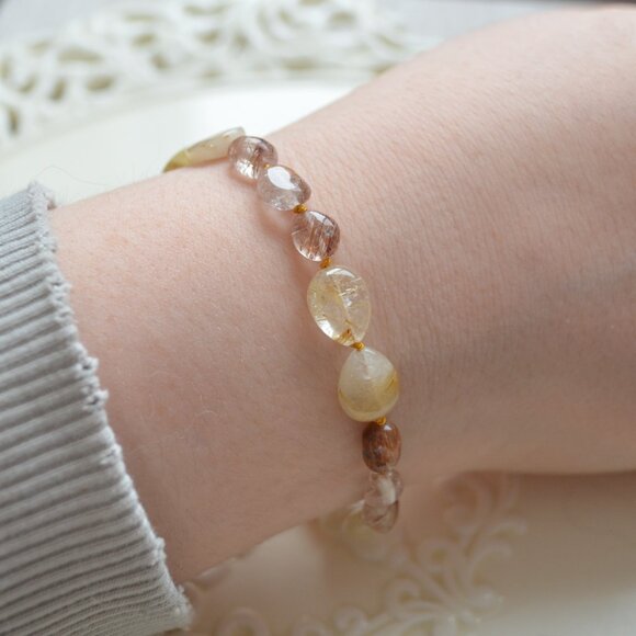 Hand Knotted Golden Rutilated Quartz Gemstone Bracelet in Rose Gold - Picture 2 of 11